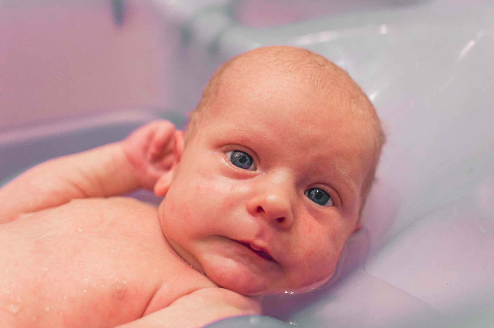 NestWyze how to bathe a newborn a comprehensive guide