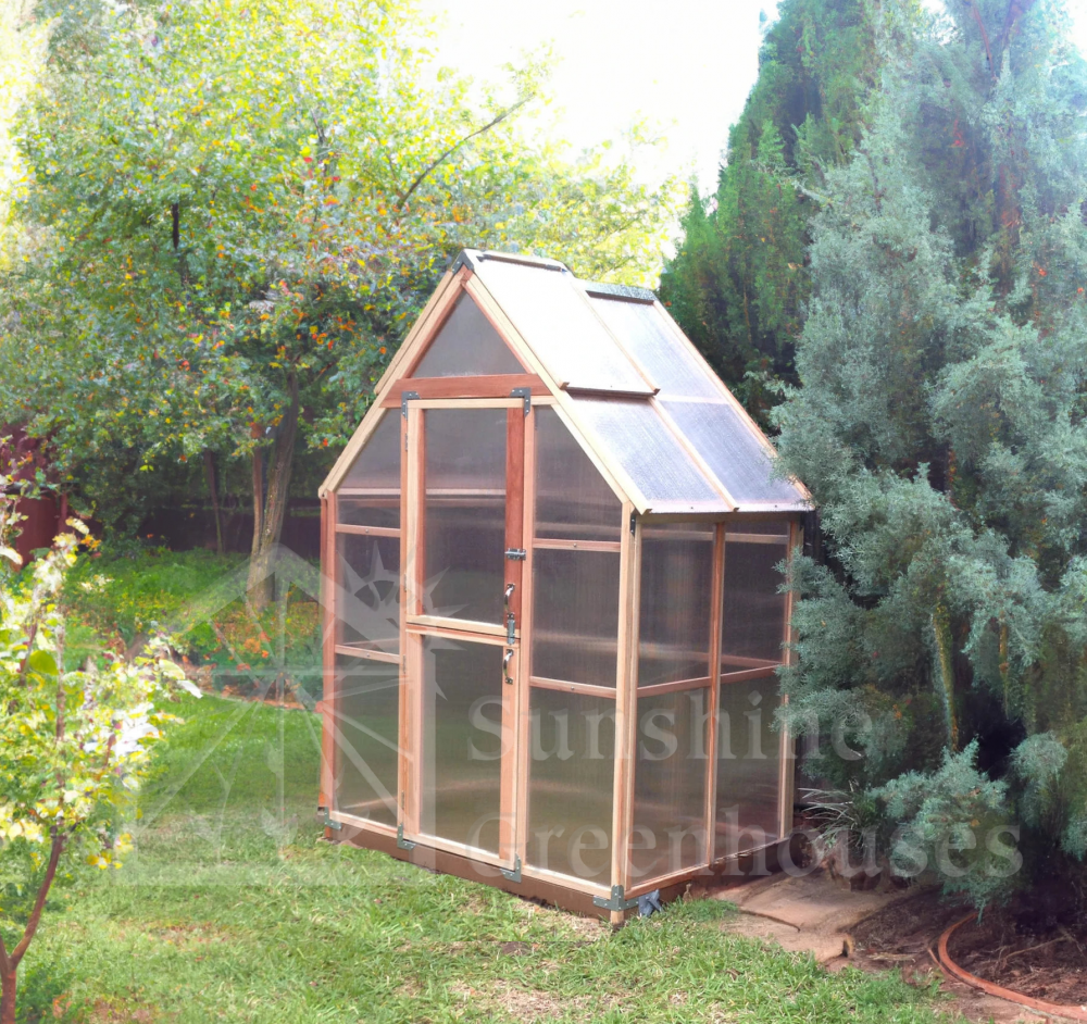 A closer look at the Sunshine 6' x 4' Greenhouse Kit