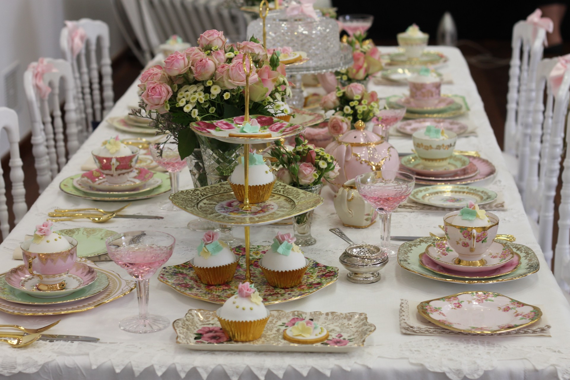 Beautiful vintage crockery hire for weddings and events in Surrey, Kent