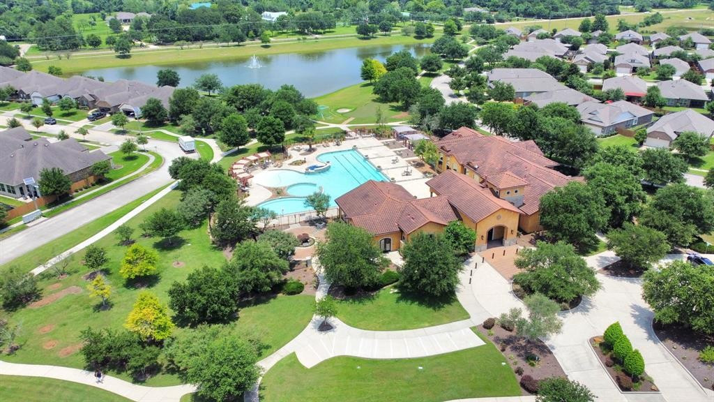 The Village at Tuscan Lakes in League City