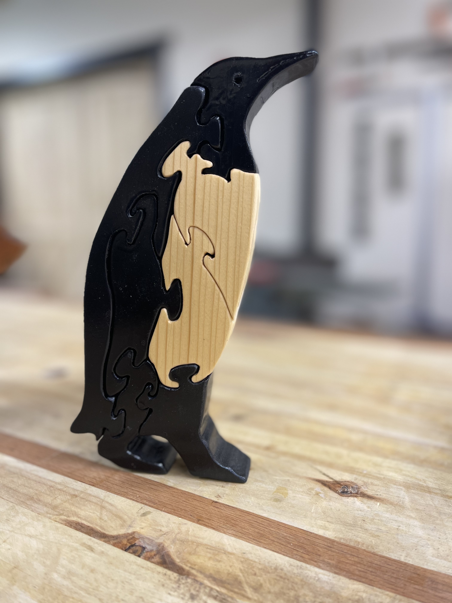 penguin-w1920-o.png