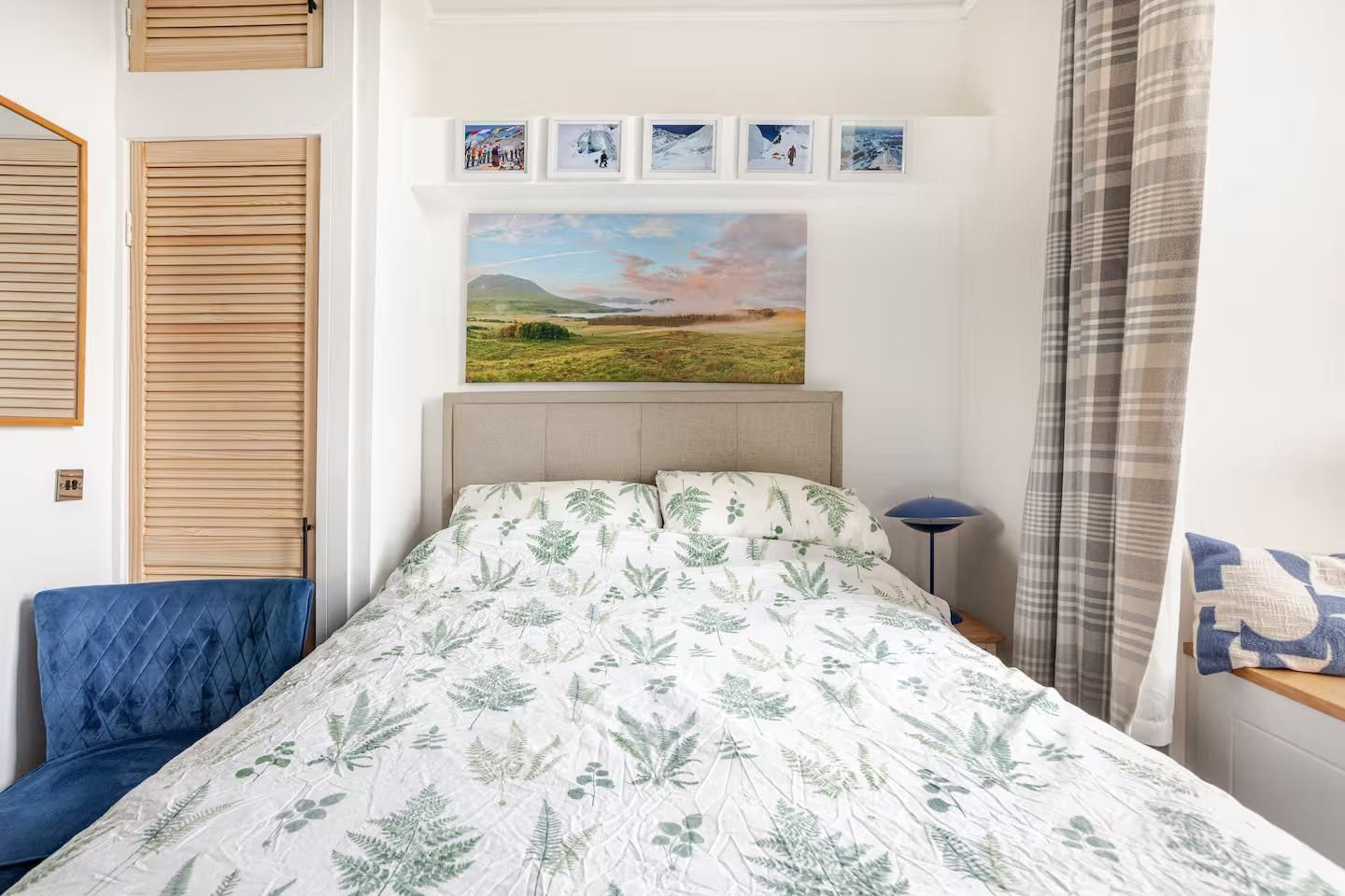 Bedroom window seat