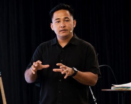 Pastor Landon Mauricio