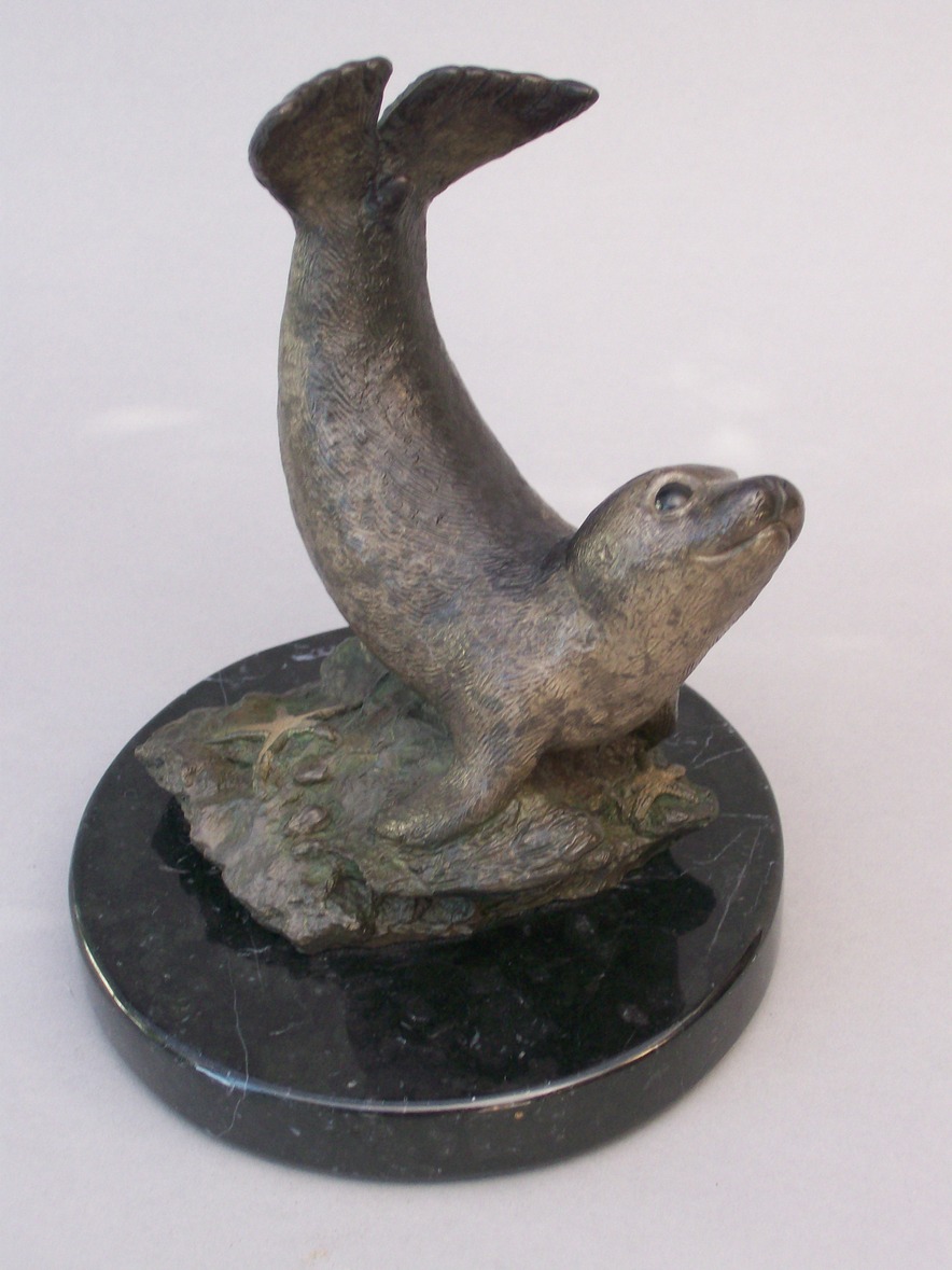 seal sculpture
