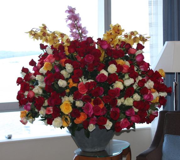 Royal Septenary Arrangement - Seven Hundred Roses by belle fleur